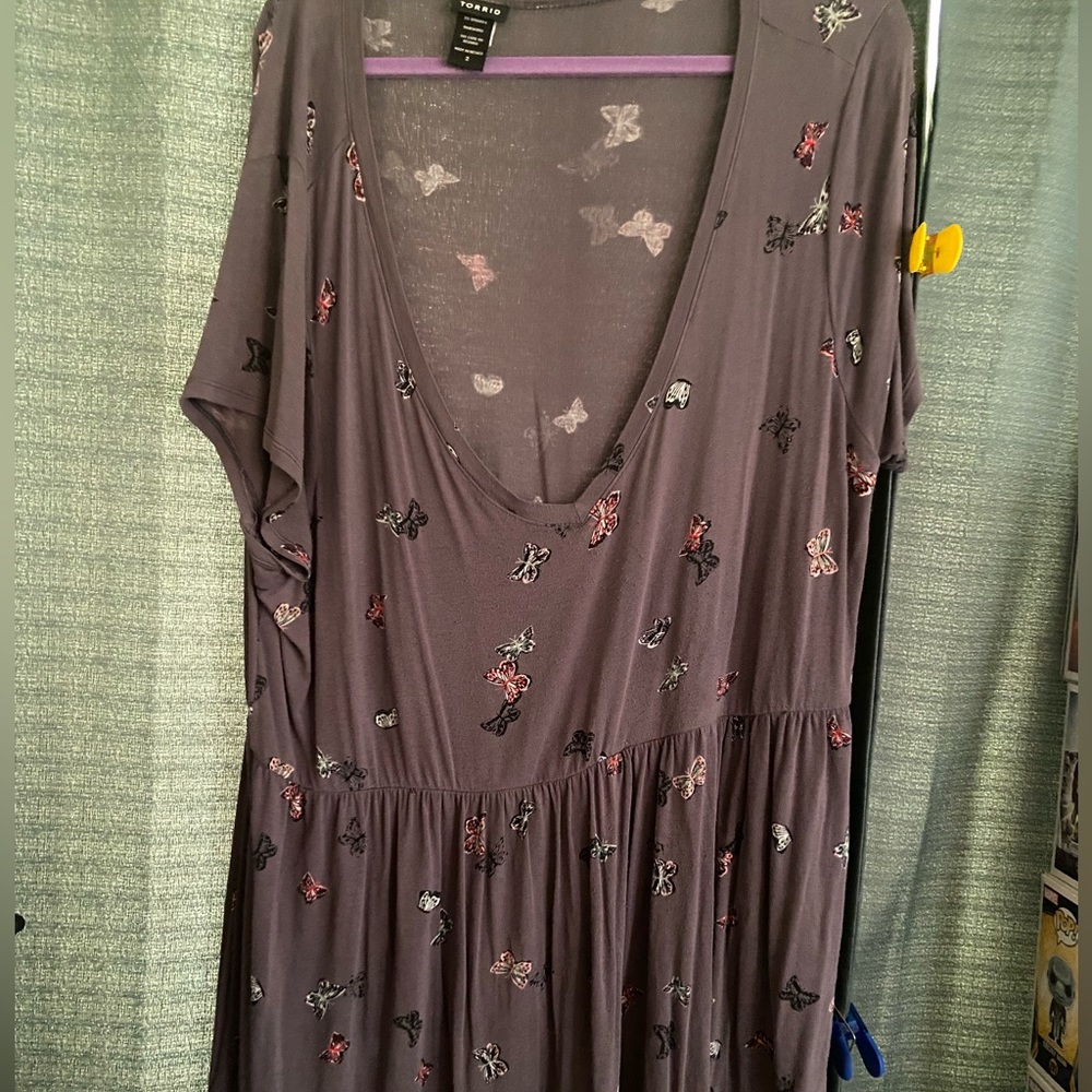 Torrid 2 Gray Butterfly Babydoll Swing Top Plus-size Size (18-20)